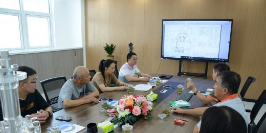 Гости из Tongliao Jianlong Acid Manufacturing Co., Ltd. посетили нашу компанию для осмотра и исследования.